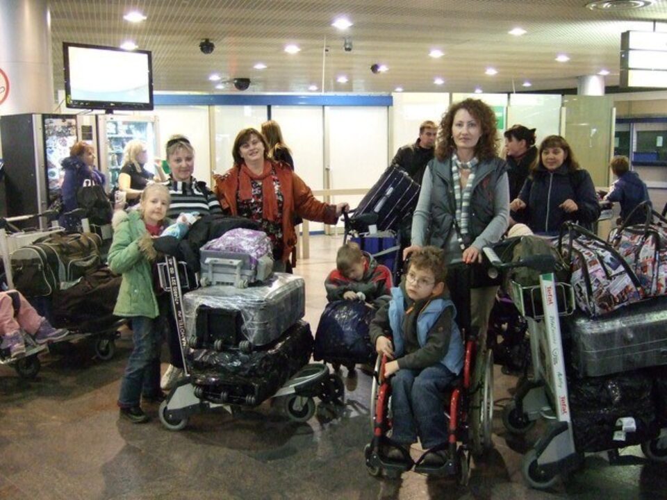 Возвращение в Москву группы детей с ограниченными возможностями из Института им. А. Петё в Будапеште — фото 4